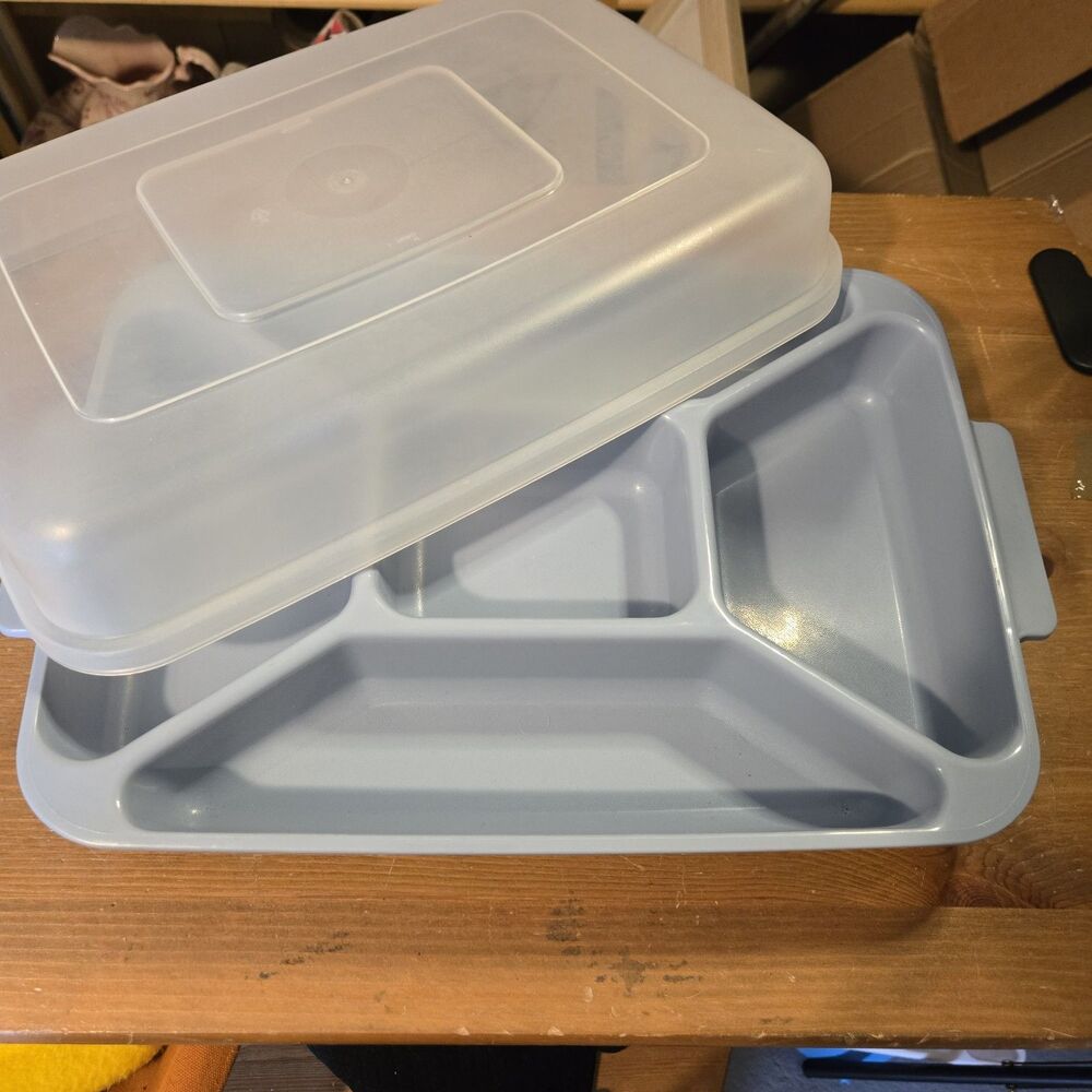 Vintage Rubbermaid 0833 Servin' Saver Sectioned Fruit Veggie Snack Tray w/ Lid